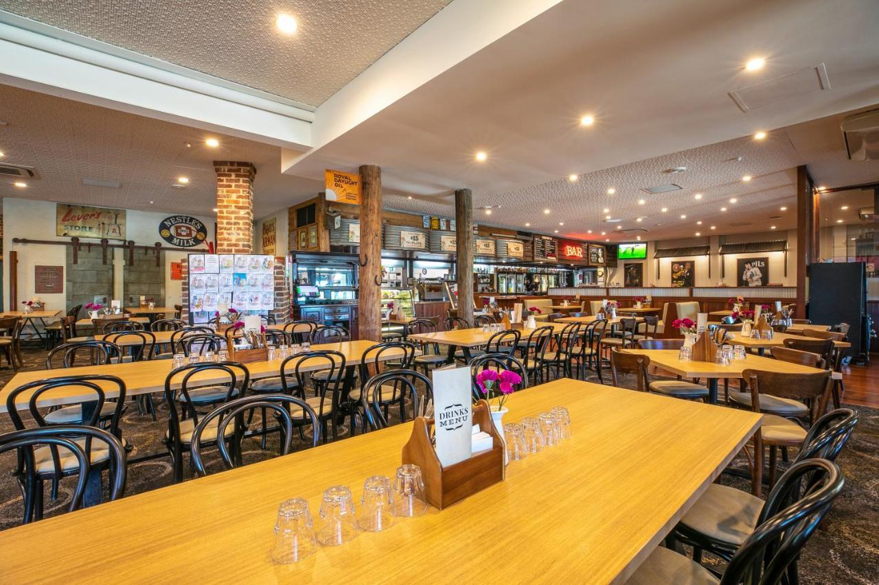 Nightcap At Wanneroo Tavern Kültér fotó
